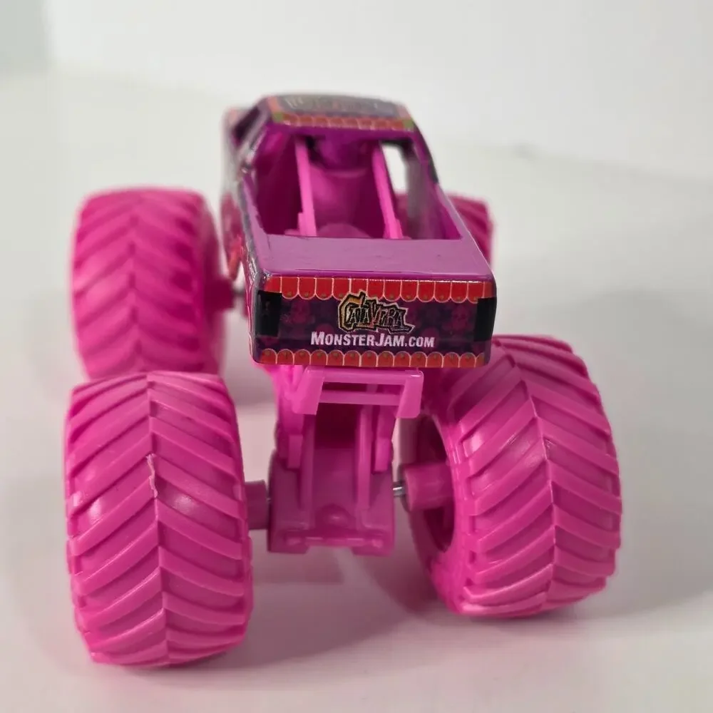 Monster Jam Calavera Pink Sugar Skull BKT Monster Truck Toy